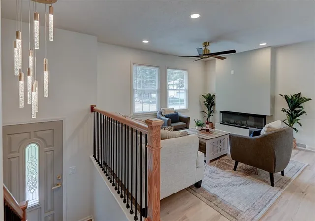 Photo 3 of Single family home for sale at 305 Sharon Dr, Lee's Summit, MO 64063 | MLS# 2641706 | Listing updated on 2026-09-12