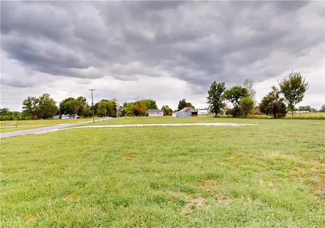 Photo 3 of Single family home for sale at 15665 E Quail Rd, Nevada, MO 64772 | MLS# 2641713 | Listing updated on 2026-09-25