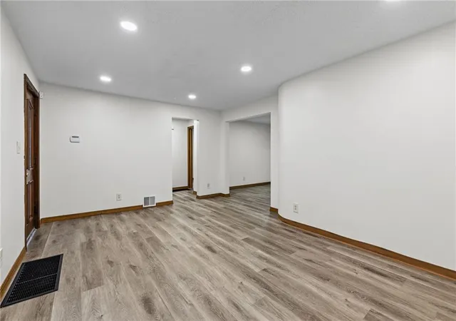 Photo 4 of Sale Pending at 6318 Bellefontaine Ave, Kansas City, MO 64132 | MLS# 2641729 | Listing updated on 2026-09-30