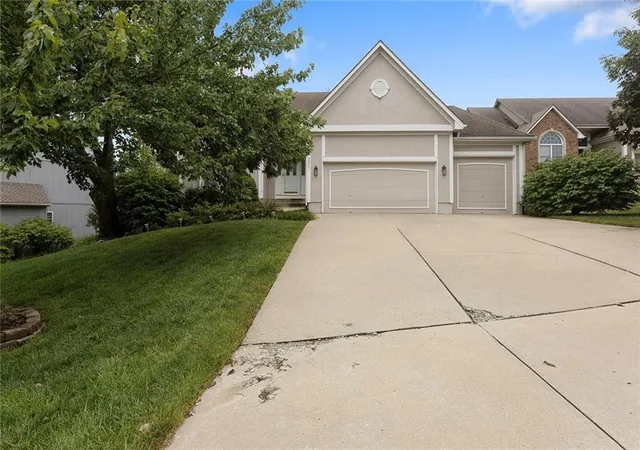Photo 1 of Single family home for sale at 2617 10th Street, Lee's Summit, MO 64081 | MLS# 2641733 | Listing updated on 2026-09-12
