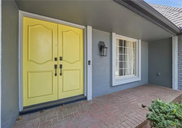 Photo 4 of Single family home for sale at 12724 Overbrook Rd, Leawood, KS 66209 | MLS# 2641741 | Listing updated on 2026-09-29