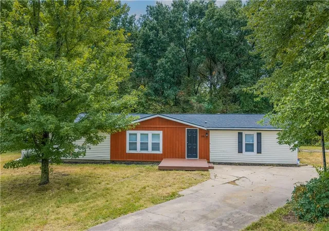 Photo 1 of Sale Pending at 198 Se 51st Road, Warrensburg, MO 64093 | MLS# 2641743 | Listing updated on 2026-10-02