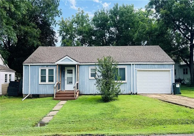 Photo 1 of Single family home for sale at 206 S 5th Street, Louisburg, KS 66053 | MLS# 2641749 | Listing updated on 2026-10-06