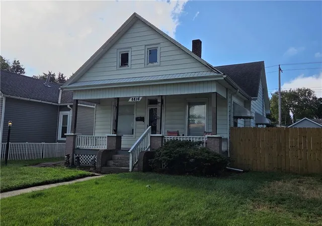 Photo 2 of Single family home for sale at 3210 Seneca St, Saint Joseph, MO 64507 | MLS# 2641752 | Listing updated on 2026-09-12