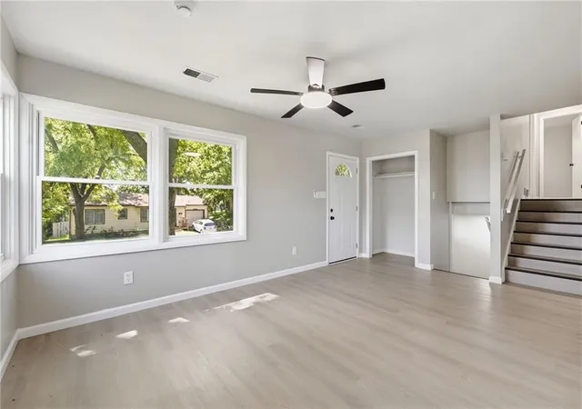 Photo 3 of Single family home for sale at 910 Olive St, Leavenworth, KS 66048 | MLS# 2641757 | Listing updated on 2026-09-13