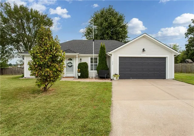 Photo 1 of Sale Pending at 500 Birch St, Peculiar, MO 64078 | MLS# 2641763 | Listing updated on 2026-10-07