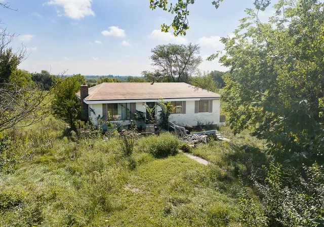 Photo 2 of Sale Pending at 33132 199th Street, Leavenworth, KS 66048 | MLS# 2641766 | Listing updated on 2026-09-19