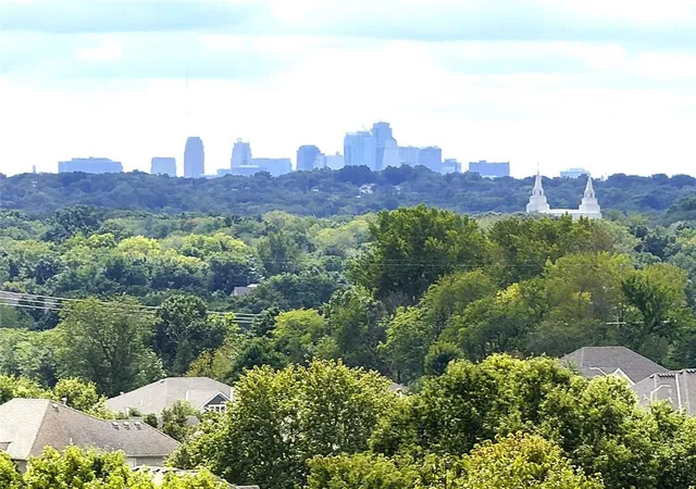 Photo 3 of Single family home for sale at 8901 NE 92nd Terrace, Kansas City, MO 64157 | MLS# 2641769 | Listing updated on 2026-09-22