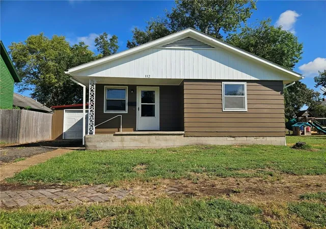 Single family home for sale at 112 W Walnut St, Girard, KS 66743 | MLS# 2641773