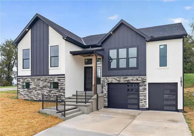 Single family home for sale at 2529 N Hallock St, Kansas City, KS 66101 | MLS# 2641774