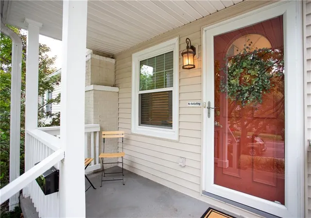 Photo 3 of Sale Pending at 107 W Navajo Ln, Kansas City, MO 64114 | MLS# 2641781 | Listing updated on 2026-10-03
