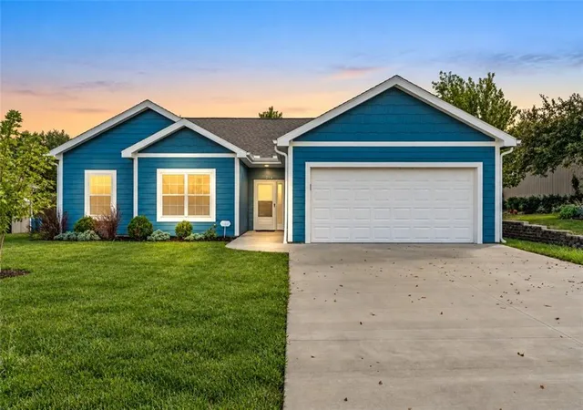 Single family home for sale at 216 Meadowbrook Ln, Wellsville, KS 66092 | MLS# 2641795