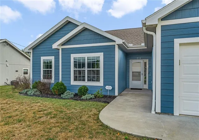 Photo 4 of Single family home for sale at 216 Meadowbrook Ln, Wellsville, KS 66092 | MLS# 2641795 | Listing updated on 2026-09-29