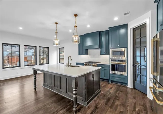 Photo 2 of Single family home for sale at 3119 W 72nd Terrace, Prairie Village, KS 66208 | MLS# 2641802 | Listing updated on 2026-09-12
