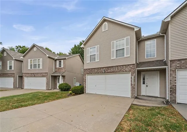 Photo 2 of Townhouse for sale at 1626 Nw Garrett Dr, Blue Springs, MO 64015 | MLS# 2641804 | Listing updated on 2026-10-05