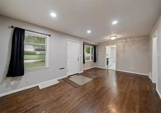 Photo 4 of Single family home for sale at 9800 Plymouth Ln, Raytown, MO 64133 | MLS# 2641808 | Listing updated on 2026-10-08