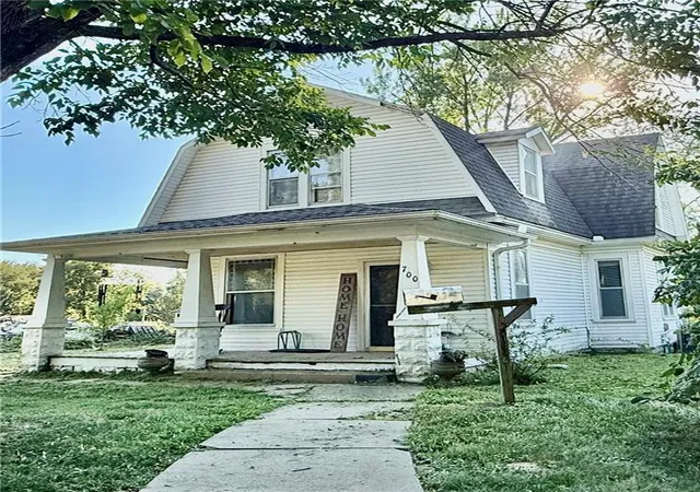 Photo 1 of Single family home for sale at 700 West St, Sweet Springs, MO 65351 | MLS# 2641812 | Listing updated on 2026-09-30