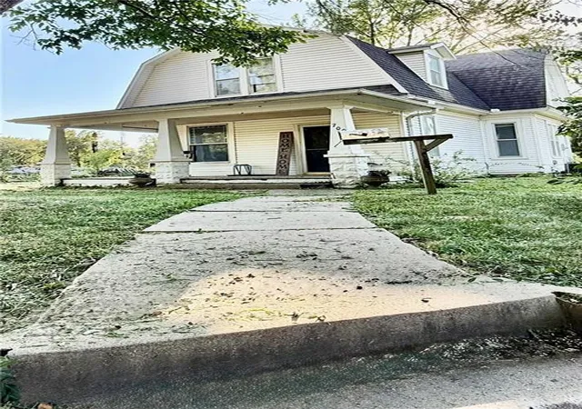 Photo 3 of Single family home for sale at 700 West St, Sweet Springs, MO 65351 | MLS# 2641812 | Listing updated on 2026-09-30
