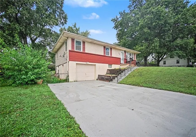 Photo 3 of Single family home for sale at 5024 N Chelsea Ave, Kansas City, MO 64119 | MLS# 2641816 | Listing updated on 2026-09-26