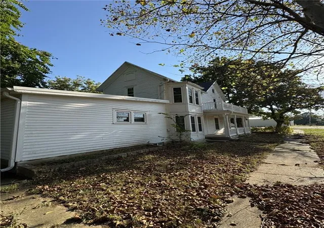 Photo 4 of Single family home for sale at 105 S Broad St, Toronto, KS 66777 | MLS# 2641823 | Listing updated on 2026-10-08