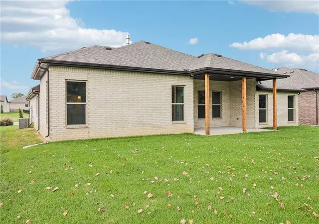 Photo 4 of Single family home for sale at 8523 Pickering St, Shawnee, KS 66227 | MLS# 2641828 | Listing updated on 2026-09-12