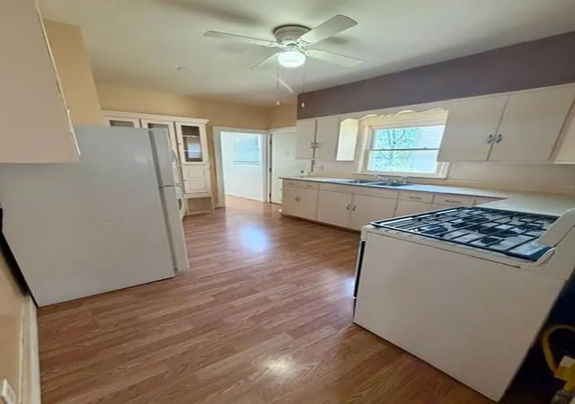 Photo 3 of Single family home for sale at 709 S 16th Street, Saint Joseph, MO 64501 | MLS# 2641829 | Listing updated on 2026-09-13