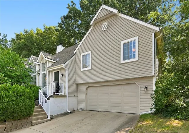 Photo 2 of Single family home for sale at 1036 S Lindenwood Dr, Olathe, KS 66062 | MLS# 2641839 | Listing updated on 2026-09-30