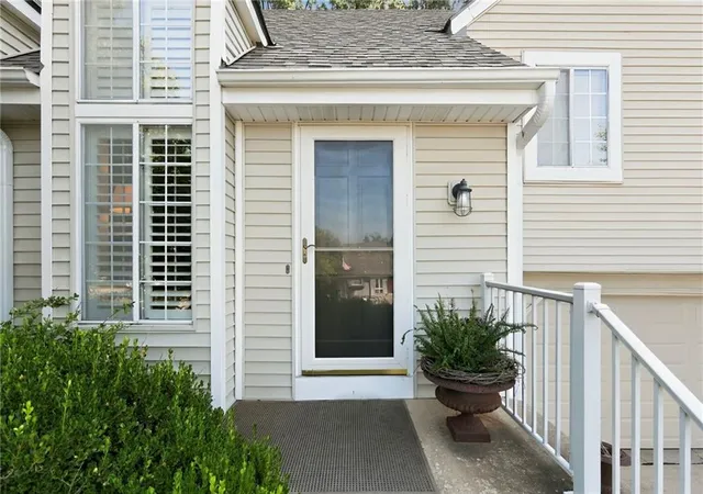 Photo 3 of Single family home for sale at 1036 S Lindenwood Dr, Olathe, KS 66062 | MLS# 2641839 | Listing updated on 2026-09-30
