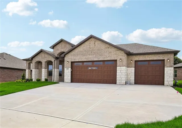 Photo 1 of Single family home for sale at 8435 Pickering St, Shawnee, KS 66227 | MLS# 2641840 | Listing updated on 2026-09-12