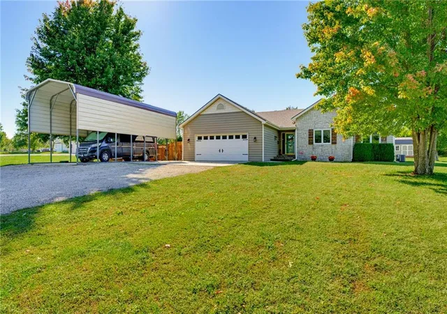 Photo 3 of Single family home for sale at 1185 E 1067 Road, Lawrence, KS 66047 | MLS# 2641842 | Listing updated on 2026-10-08