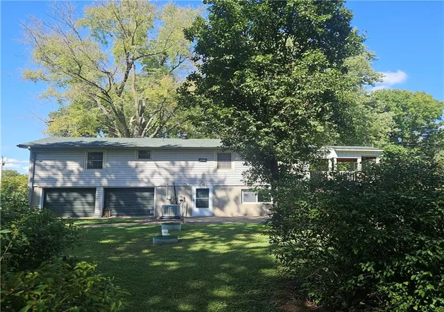 Photo 4 of Single family home for sale at 903 Roncelli Rd, Lexington, MO 64067 | MLS# 2641847 | Listing updated on 2026-09-13