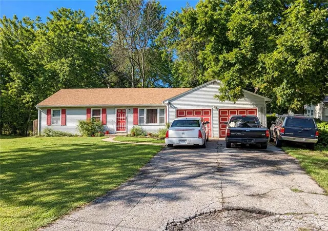 Photo 3 of Single family home for sale at 5904 E 84th Street, Kansas City, MO 64138 | MLS# 2641848 | Listing updated on 2026-09-13