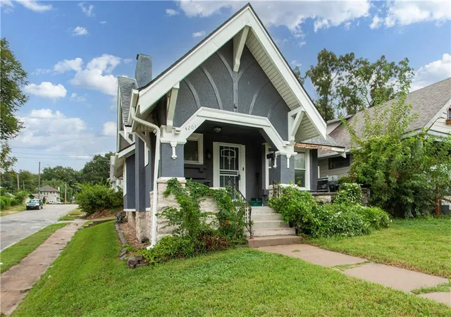Photo 2 of Single family home for sale at 4201 Prospect Ave, Kansas City, MO 64130 | MLS# 2641849 | Listing updated on 2026-09-18