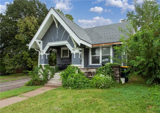 Photo 3 of Single family home for sale at 4201 Prospect Ave, Kansas City, MO 64130 | MLS# 2641849 | Listing updated on 2026-09-18