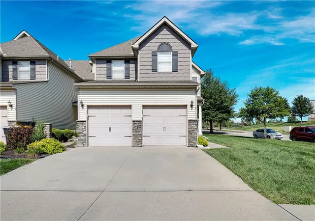 Photo 1 of Townhouse for sale at 20 Nw 95th Place, Kansas City, MO 64155 | MLS# 2641850 | Listing updated on 2026-10-04