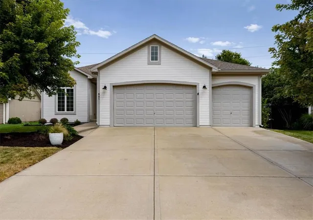 Single family home for sale at 561 N Evergreen St, Gardner, KS 66030 | MLS# 2641854