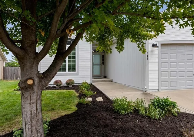 Photo 3 of Single family home for sale at 561 N Evergreen St, Gardner, KS 66030 | MLS# 2641854 | Listing updated on 2026-10-02