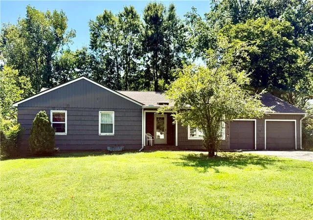 Photo 1 of Sale Pending at 6917 W 69* St, Overland Park, KS 66204 | MLS# 2641855 | Listing updated on 2026-09-13