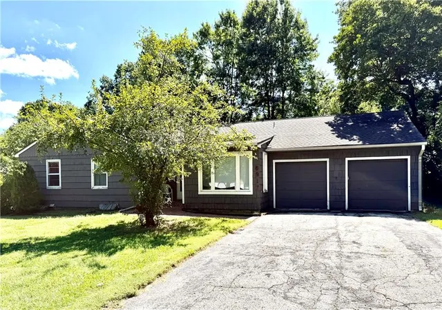 Photo 2 of Sale Pending at 6917 W 69* St, Overland Park, KS 66204 | MLS# 2641855 | Listing updated on 2026-09-13