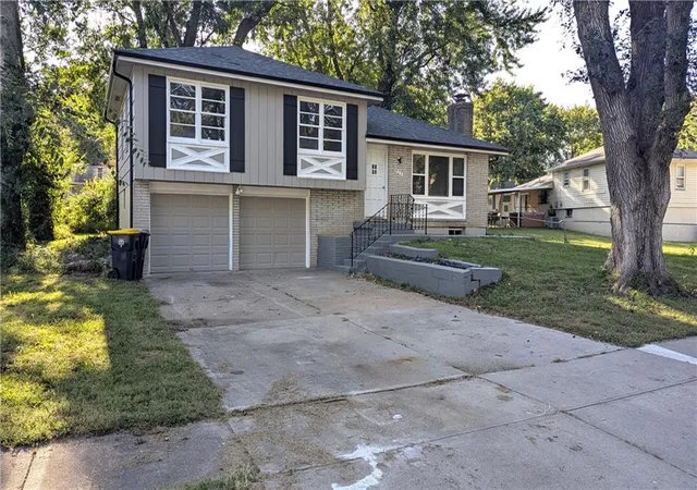Photo 1 of Single family home for sale at 9320 Oakland Ave, Kansas City, MO 64138 | MLS# 2641857 | Listing updated on 2026-09-14