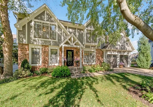 Photo 1 of Single family home for sale at 10004 W 123rd Street, Overland Park, KS 66213 | MLS# 2641865 | Listing updated on 2026-10-10