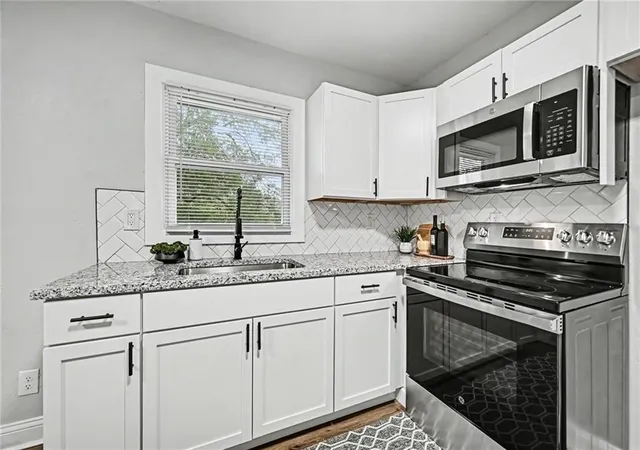 Photo 4 of Sale Pending at 102 Over E Ave, Excelsior Springs, MO 64024 | MLS# 2641872 | Listing updated on 2026-09-26