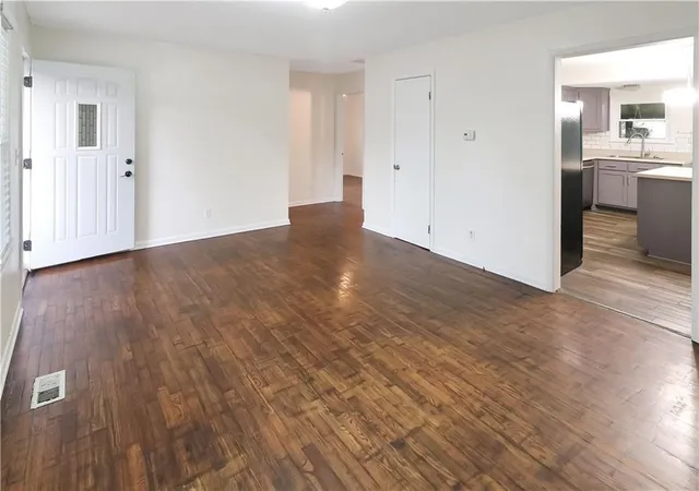 Photo 4 of Single family home for sale at 501 Salem Ave, Knob Noster, MO 65301 | MLS# 2641877 | Listing updated on 2026-10-07