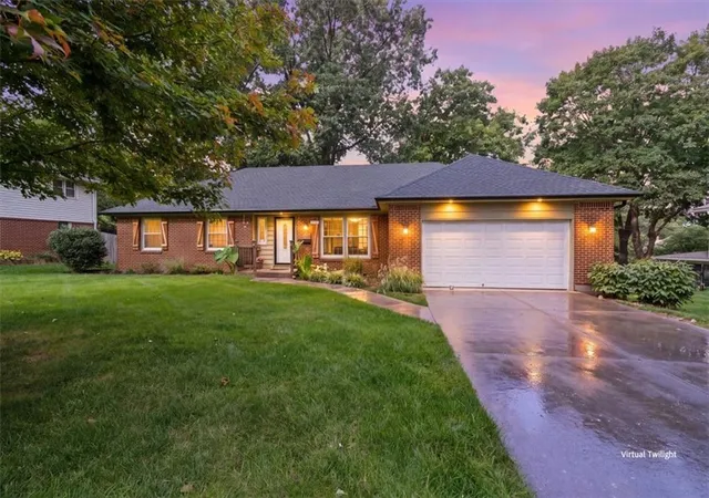 Photo 1 of Single family home for sale at 10616 Oak St, Kansas City, MO 64114 | MLS# 2641881 | Listing updated on 2026-10-08