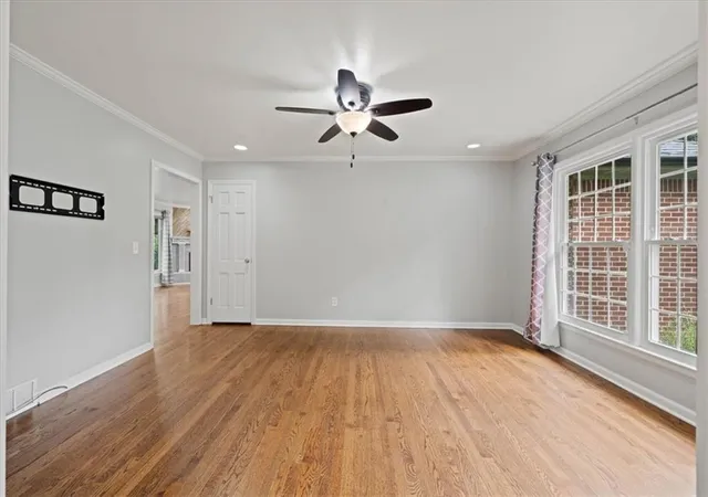 Photo 4 of Single family home for sale at 10616 Oak St, Kansas City, MO 64114 | MLS# 2641881 | Listing updated on 2026-10-08