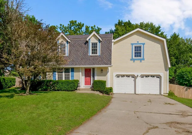 Photo 1 of Single family home for sale at 6102 Cottonwood Dr, Shawnee, KS 66216 | MLS# 2641891 | Listing updated on 2026-09-21
