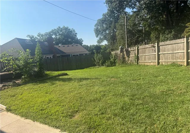 Photo 4 of Single family home for sale at 6801 W 101st Terrace, Overland Park, KS 66212 | MLS# 2641898 | Listing updated on 2026-09-15