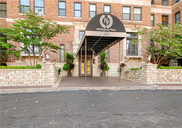 Photo 1 of Condo for sale at 229 Ward Pkwy #401B, Kansas City, MO 64112 | MLS# 2641901 | Listing updated on 2026-09-15
