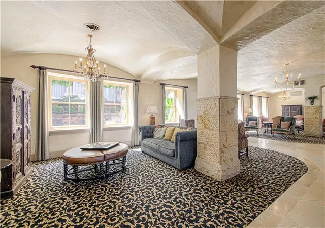 Photo 4 of Condo for sale at 229 Ward Pkwy #401B, Kansas City, MO 64112 | MLS# 2641901 | Listing updated on 2026-09-15