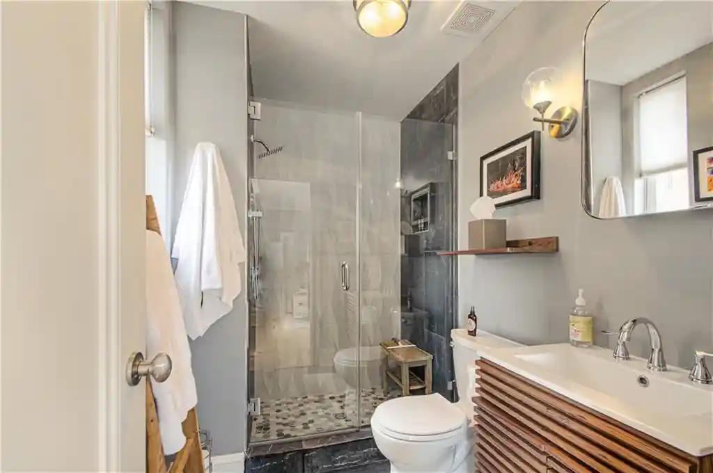 Listing Photo 59 - Condo for sale in 229 Ward Pkwy located at 229 Ward Pkwy, Kansas, MO 64112 - Unit #401B